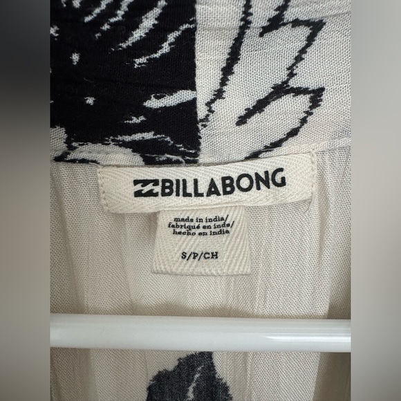 Billabong Sea the Sun Floral Kimono - Picture 6 of 9